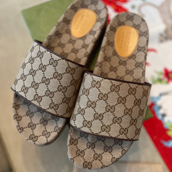 Gucci Men Sandals - Picture 1 of 4